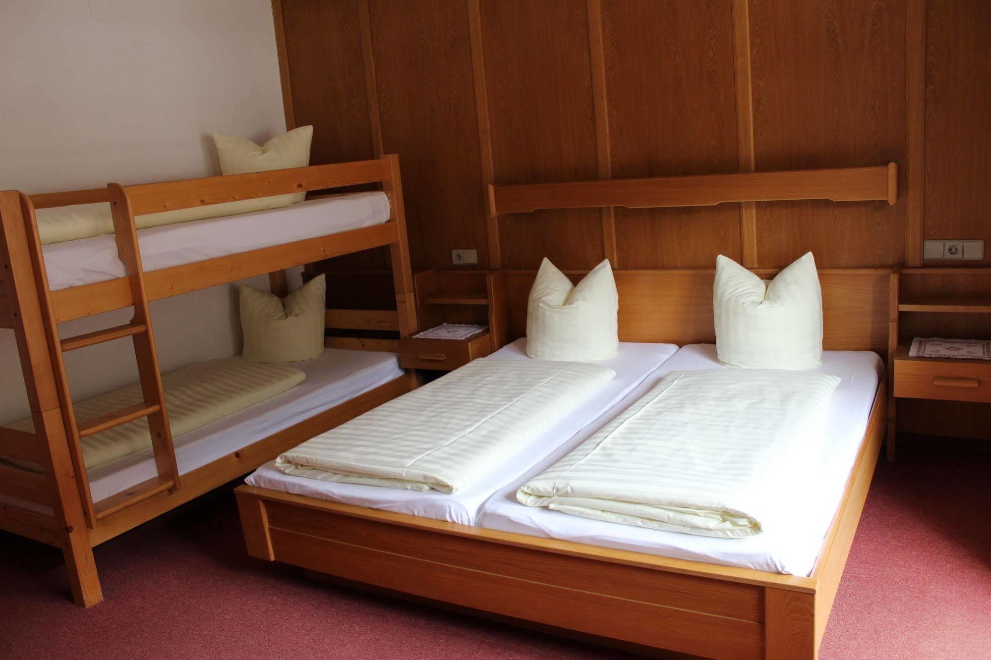 Almrose Aparthotel 2*