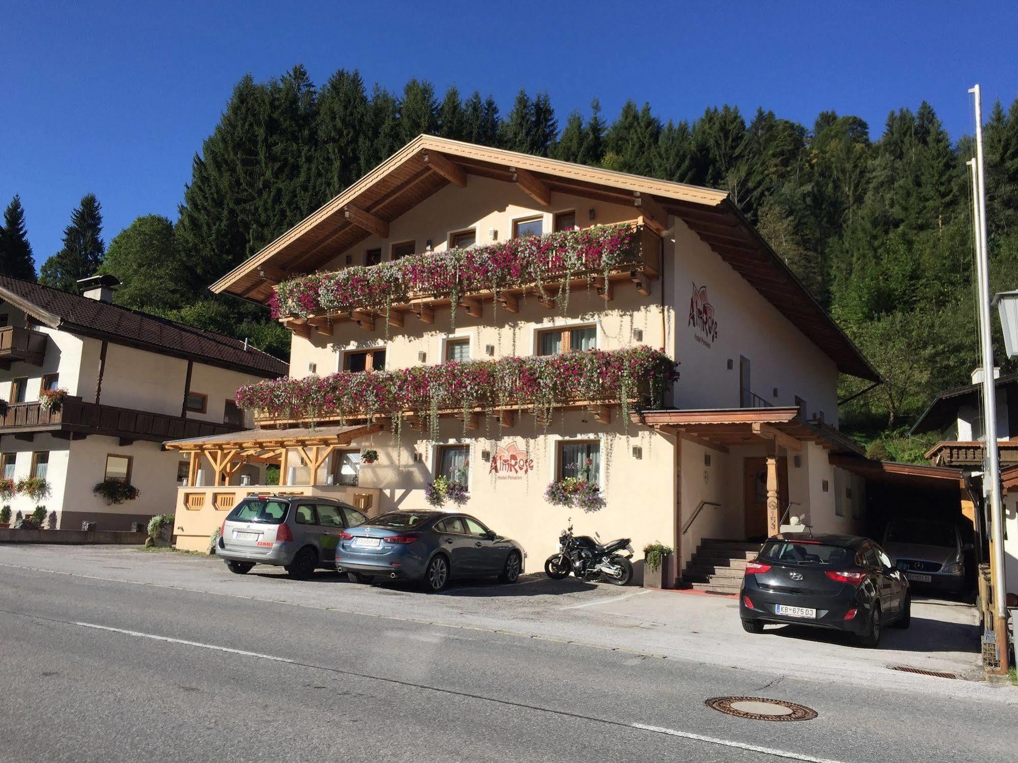 Alpenchalet Almrose Aparthotel Auffach